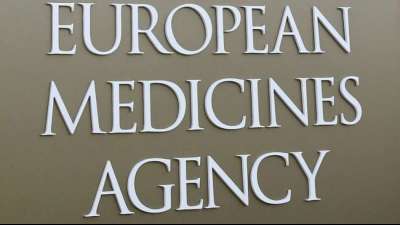 EMA startet Pr&uuml;fung von Corona-Medikament von Astrazeneca