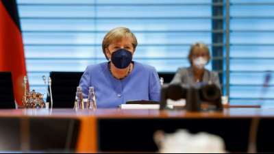 Regierung tagte in zur&uuml;ckliegenden vier Jahren mehr als 111 Stunden