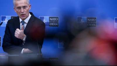 Nato: Risiko eines russischen Gro&szlig;angriffs auf die Ukraine ist "sehr hoch"