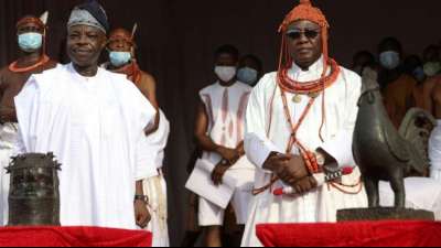 Nigeria: Raubkunst-G&uuml;ter gehen an den K&ouml;nigspalast zur&uuml;ck