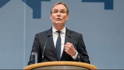 St&auml;dtetagsvizepr&auml;sident fordert Durchgreifen gegen Proteste vor Politikerh&auml;usern