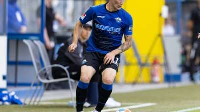 Michel-Hattrick in acht Minuten: Paderborn &uuml;berrollt KSC in Halbzeit eins