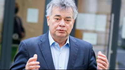 R&uuml;cktrittsforderungen gegen &Ouml;sterreichs Bundeskanzler mehren sich