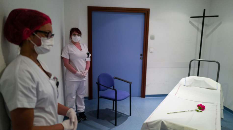 Frankreich z&auml;hlt mehr als 100.000 Todesf&auml;lle wegen Covid-19