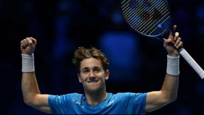 Norweger Ruud zittert sich gegen Rublew ins Halbfinale von Turin