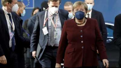 EU-Politiker ehren Merkel als "Kompromissmaschine" und "gro&szlig;e Europ&auml;erin"