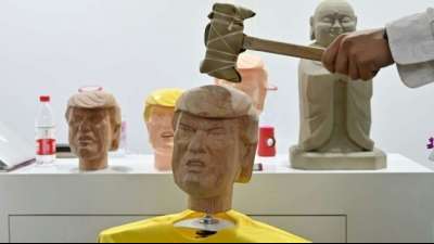 China: Stand mit Trump-Wackelkopf auf CES-Messe geschlossen