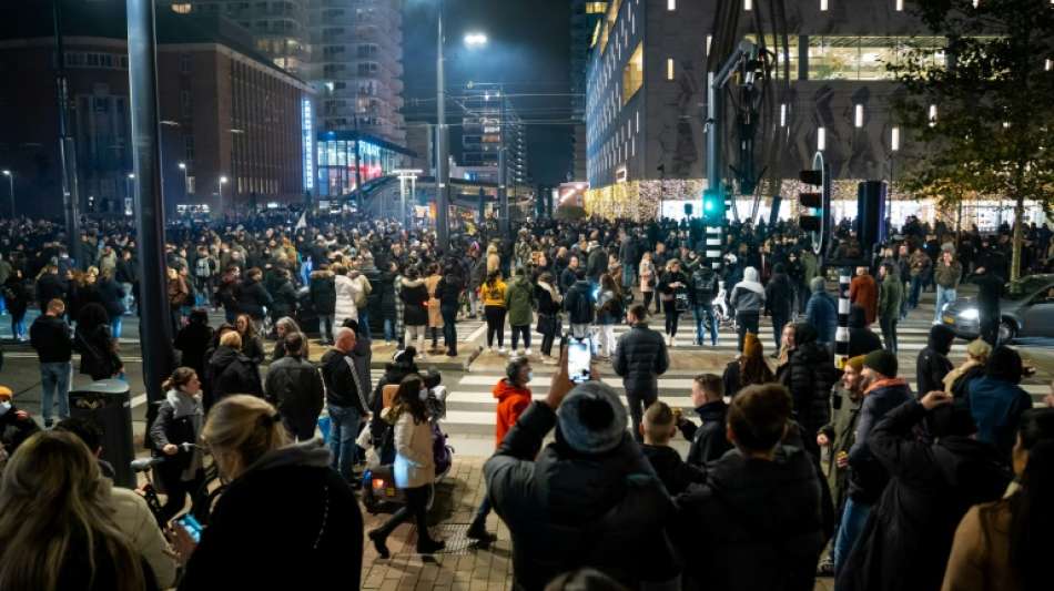 Verletzte durch Warnsch&uuml;sse bei Corona-Demo in den Niederlanden