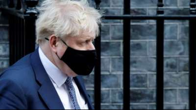 Weitere Enth&uuml;llungen &uuml;ber Corona-Regelverst&ouml;&szlig;e britischer Regierungsangestellter