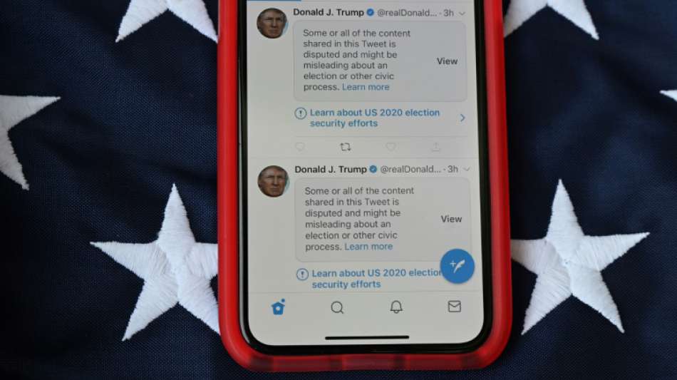 Online-Netzwerke greifen ein und sperren alle Trump Konten