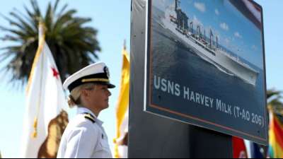 US-Marine benennt Schiff nach Schwulenrechtsaktivist Harvey Milk