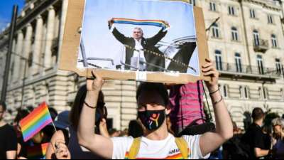 Orban l&auml;sst Referendum &uuml;ber umstrittenes LGBTQ-Gesetz abhalten 