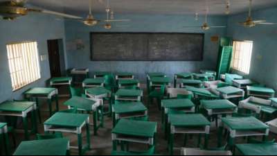 Bewaffnete Angreifer entf&uuml;hren 140 Sch&uuml;ler aus Internat in Nigeria