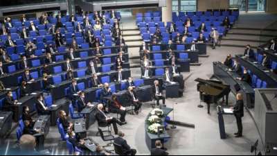 Bundestagspr&auml;sidentin ruft zum Handeln gegen Antisemitismus auf