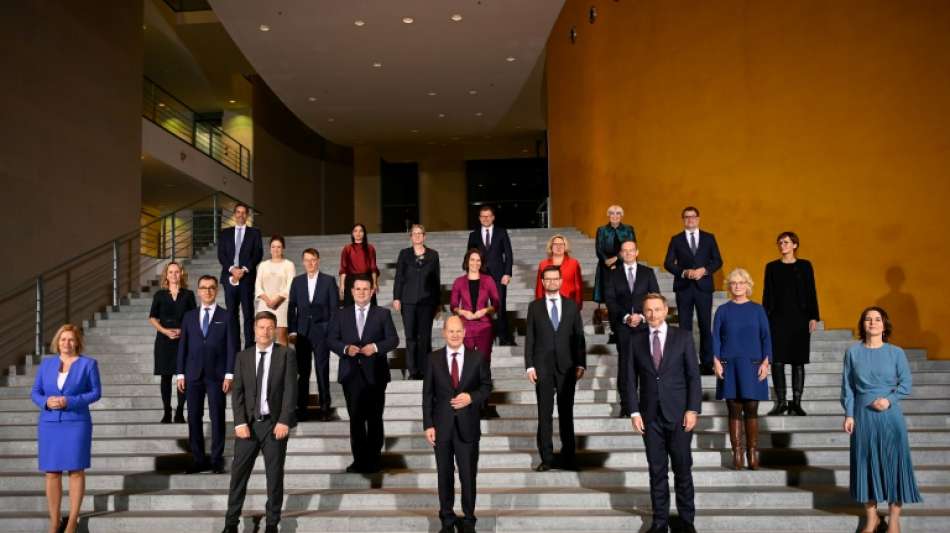 Neue Bundesregierung will mehr als 170 neue Stellen in Ministerien schaffen