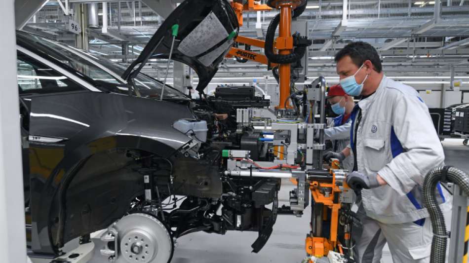 Schulze will Hilfe für Autobranche an Umwelt-Kriterien koppeln