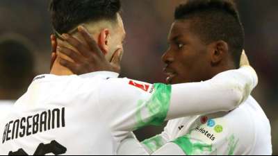 Gladbach mit Bensebaini und Embolo gegen ManCity