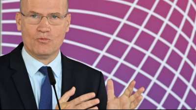 Impfpflicht: Brinkhaus wirft Bundesregierung F&uuml;hrungsdefizit vor