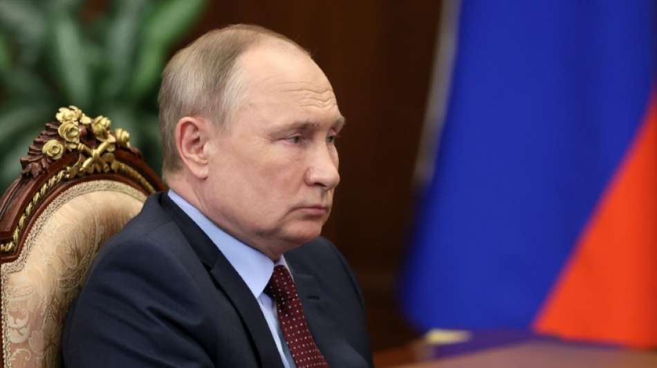 Putin bel&uuml;gt sein Volk - Путин лжет своему народу
