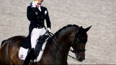 Dressur-EM in Hagen: Gold f&uuml;r Jessica von Bredow-Werndl