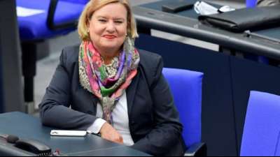 Wehrbeauftragte f&uuml;r Corona-Impfpflicht in der Bundeswehr