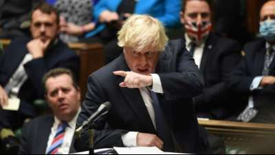 UK: 100 Tory-Abgeordnete stimmen gegen neue Corona-Regeln