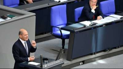 Union st&uuml;rzt in Forsa-Umfrage auf Tiefstwert von 19 Prozent