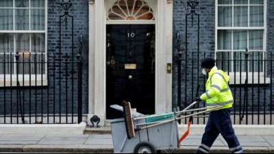 Londoner Polizei leitet Ermittlungen zu Lockdown-Partys am Regierungssitz ein 