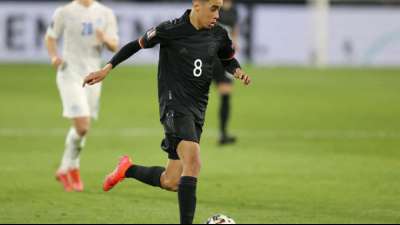 Fu&szlig;ball DFB-Deb&uuml;tant Jamal Musiala stolz: "Davon tr&auml;umt man"