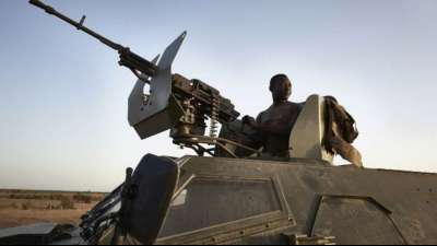 Regierung in Burkina Faso bestreitet Milit&auml;rputsch durch Armee