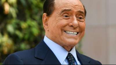 Berlusconi zieht Kandidatur bei italienischer Pr&auml;sidentschaftswahl zur&uuml;ck