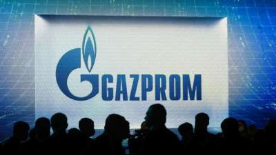 Schalke 04 entfernt den Gazprom-Schriftzug von allen Trikots 