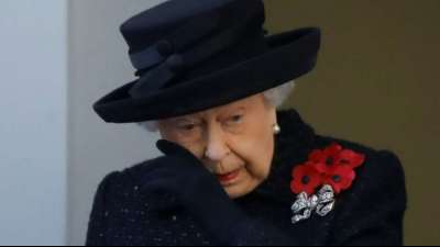 Queen sagt wegen R&uuml;ckenproblemen wichtige Gedenkfeier ab