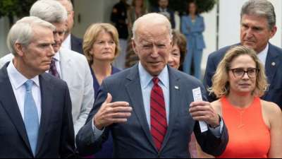 Biden verk&uuml;ndet Einigung mit US-Senatoren auf Infrastrukturpaket