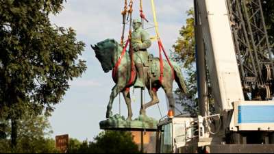 Statuen von S&uuml;dstaaten-Gener&auml;len in Charlottesville abgebaut