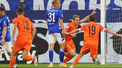 HSV kassiert Derby-Pleite - Schalke verspielt Sieg