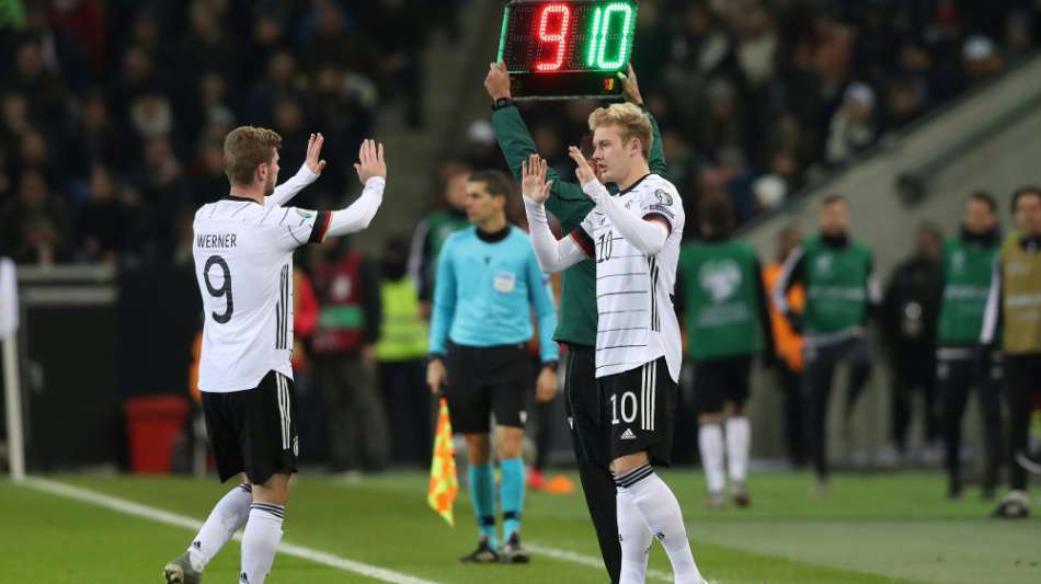 IFAB erlaubt fünf Auswechslungen pro Spiel - VAR darf ausgesetzt werden