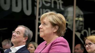 Merkel räumt massive Versäumnisse bei der Digitalisierung ein