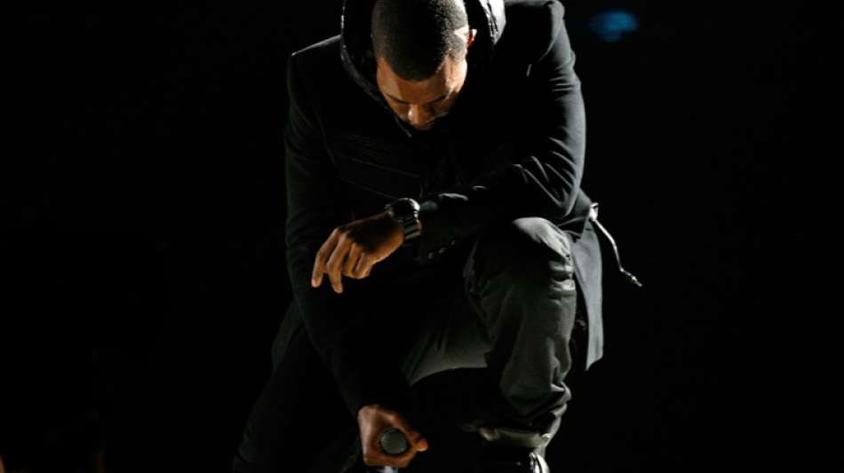 Von Kanye West getragene Sneakers k&ouml;nnten mehr als eine Million Dollar bringen