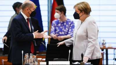 Opposition fordert von Regierung bessere Vorbereitung auf Corona-Herbst