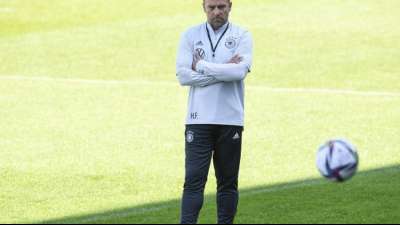 Flick-Deb&uuml;t ohne Leitw&ouml;lfe Neuer und M&uuml;ller - Leno im Tor