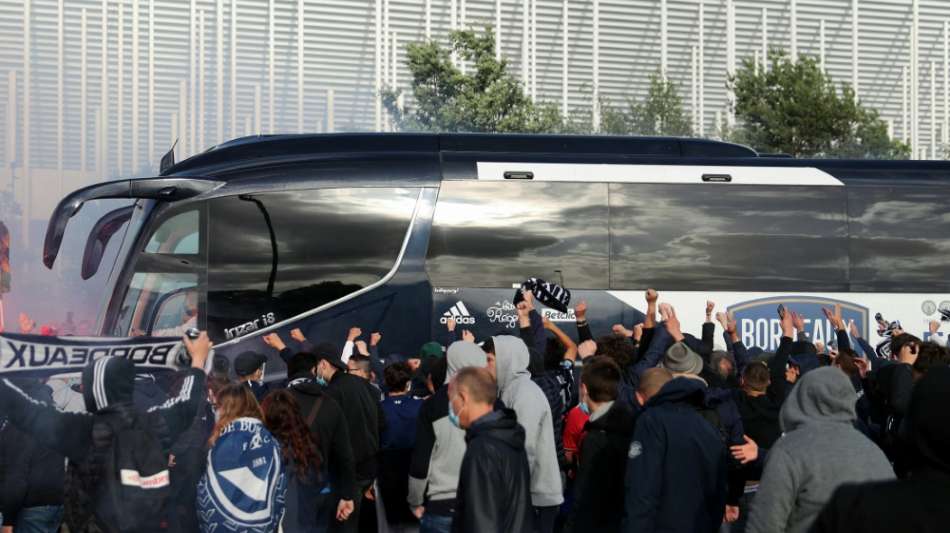 Wieder Fangewalt in Frankreich: 16 Verletzte - Angriff auf Bus