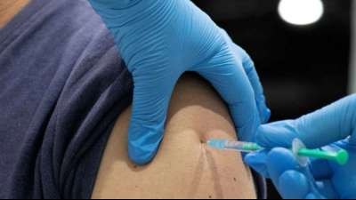 Stiko: Impfung gegen Coronavirus und Grippe kann zeitgleich erfolgen