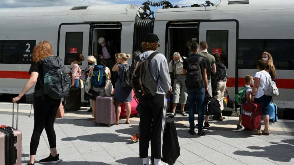Umfrage: Fast zwei Drittel der Deutschen w&uuml;rden 3G-Regel in Z&uuml;gen bef&uuml;rworten