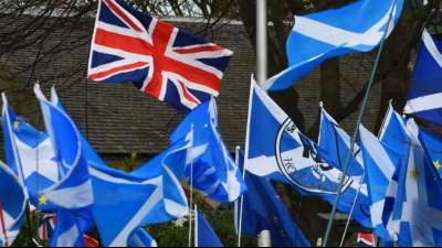 Sturgeon k&uuml;ndigt neues Unabh&auml;ngigkeitsreferendum in Schottland bei Wahlsieg an