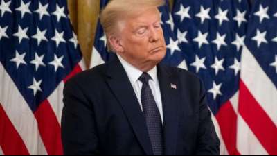 Trump fordert Biden nach Einmarsch der Taliban in Kabul zum R&uuml;cktritt auf
