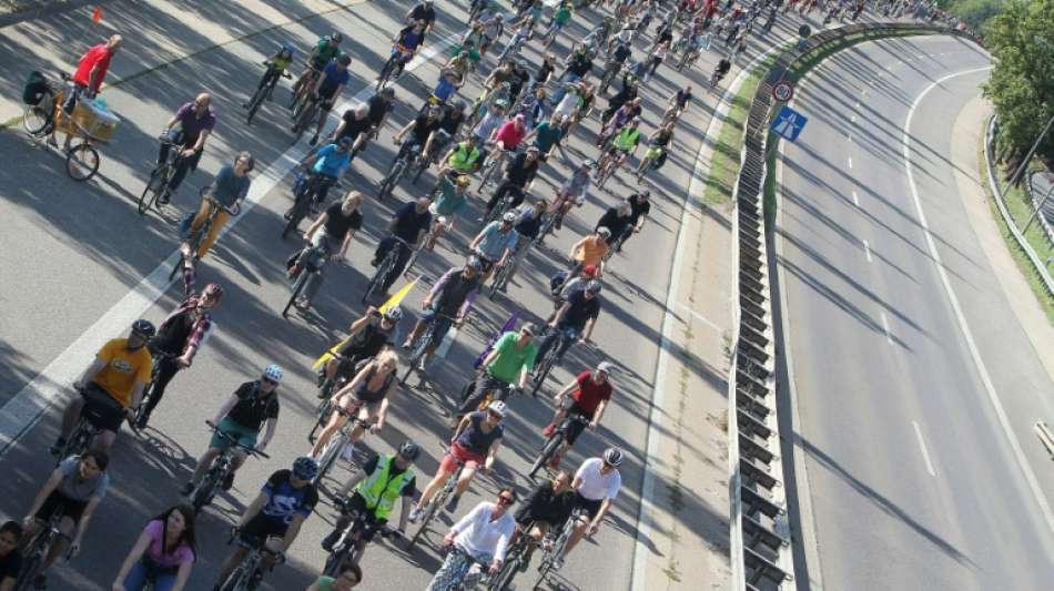 Verwaltungsgericht l&auml;sst Fahrraddemonstration auf Autobahn 4 in Sachsen zu