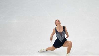 M&auml;&szlig;iger Saisonauftakt von Eisl&auml;uferin Nicole Schott