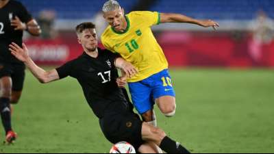 Fu&szlig;baller mit Fehlstart: Kuntz-Team gegen Brasilien ohne Chance