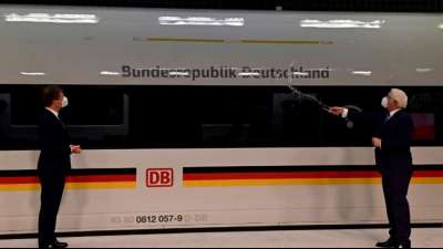 Bahn setzt seit Sonntag XXL-ICE ein - Platz f&uuml;r mehr als 900 Fahrg&auml;ste